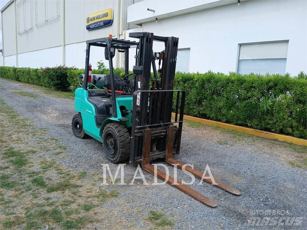 CAT FG30N5-GLE Empilhadores - Outros