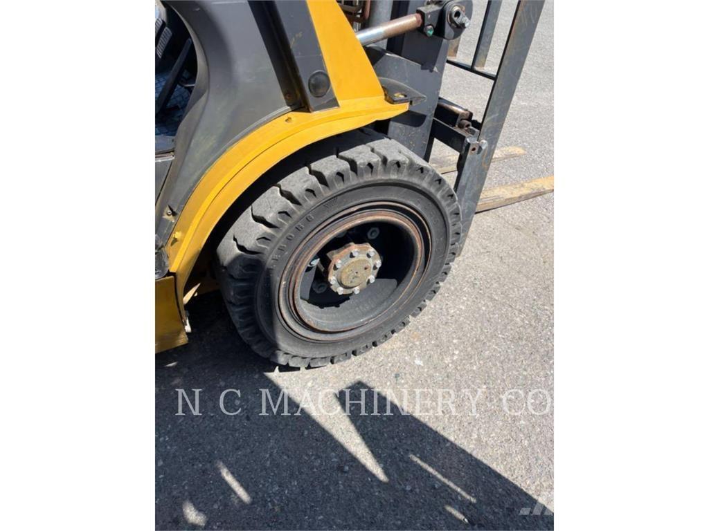 CAT GP30N5 Empilhadores a gás