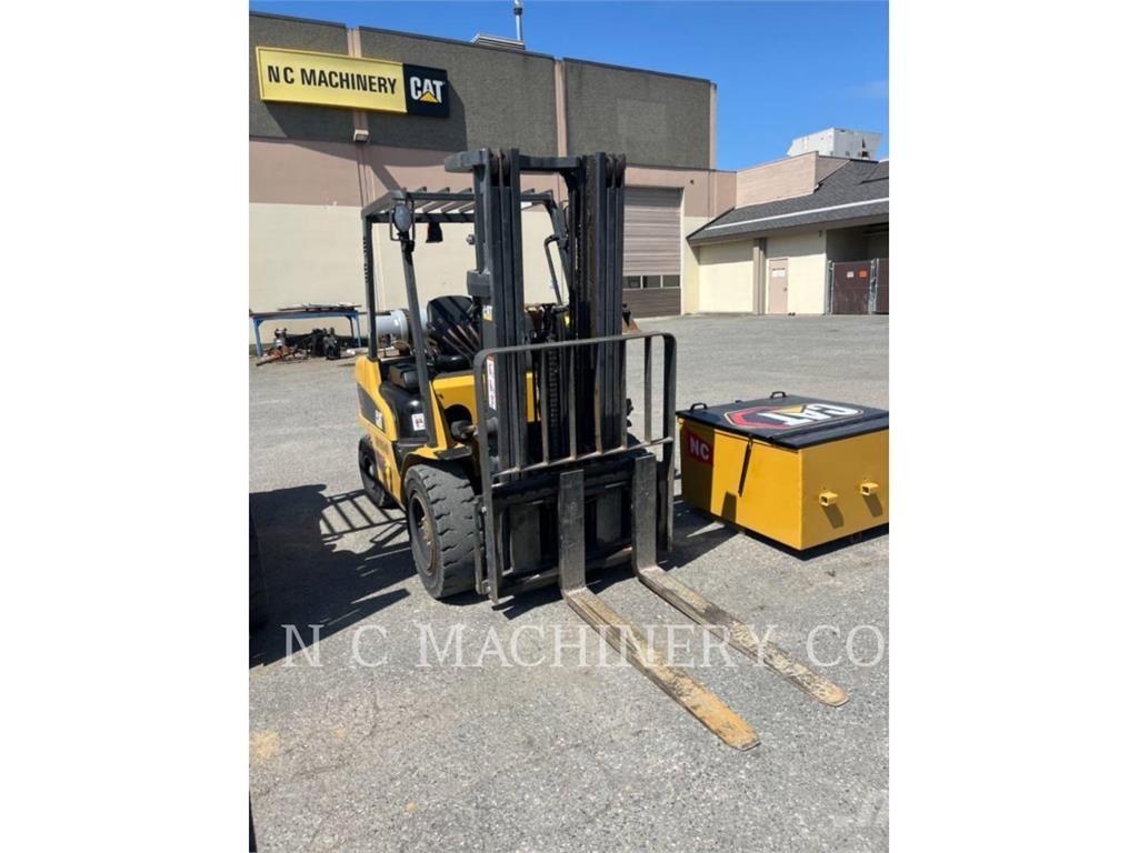 CAT GP30N5 Empilhadores a gás