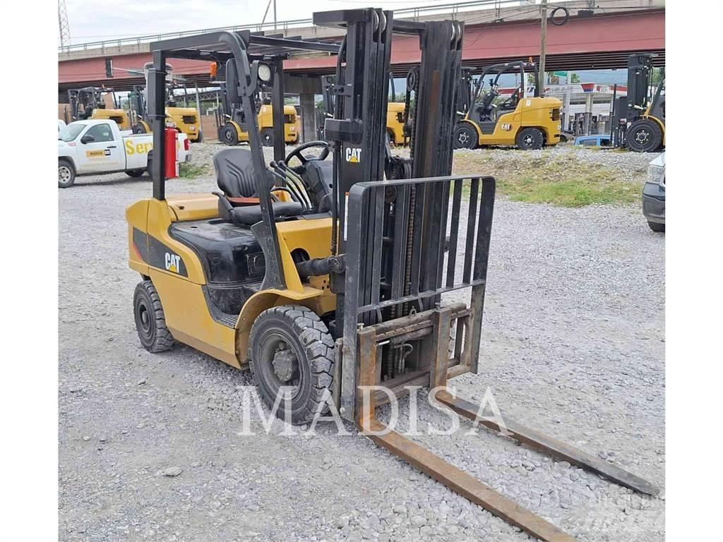 CAT LIFT TRUCKS DP25NM5 Empilhadores Diesel