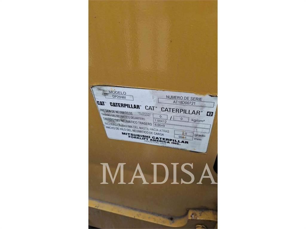 CAT LIFT TRUCKS DP25NM5 Empilhadores Diesel