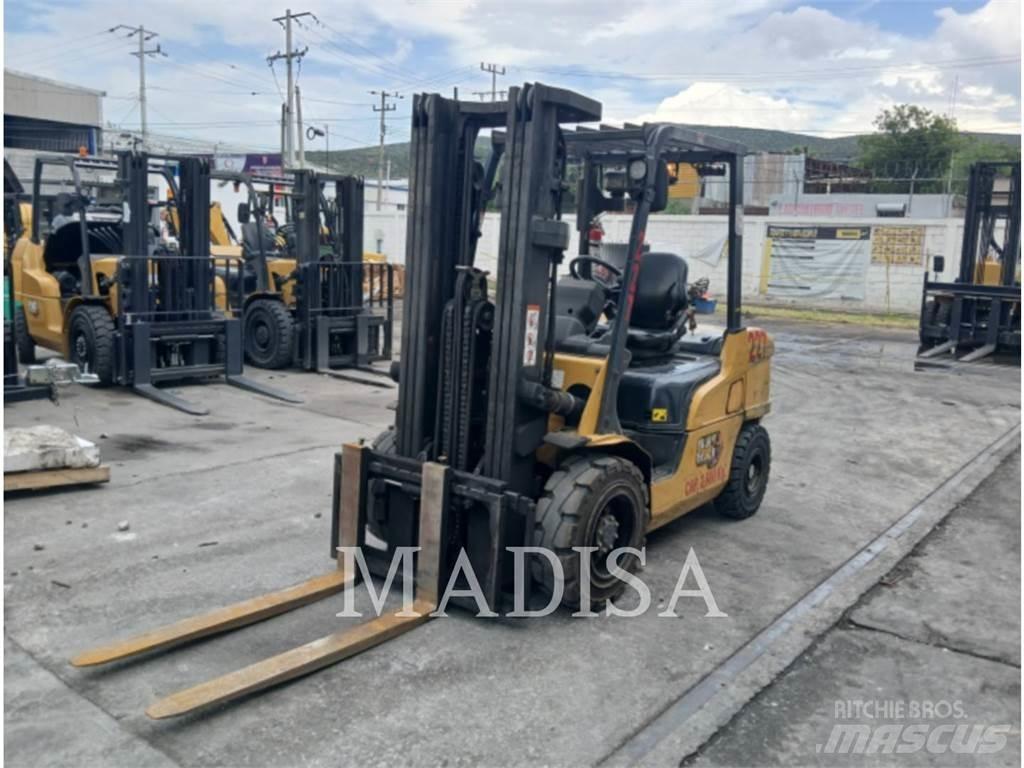 CAT LIFT TRUCKS DP30NM Empilhadores Diesel