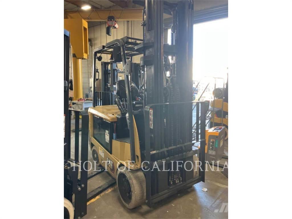 CAT MITSUBISHI EC30LN3 Empilhadores eléctricos