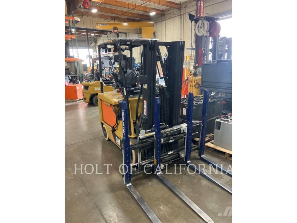 CAT MITSUBISHI EC30N2 Empilhadores eléctricos