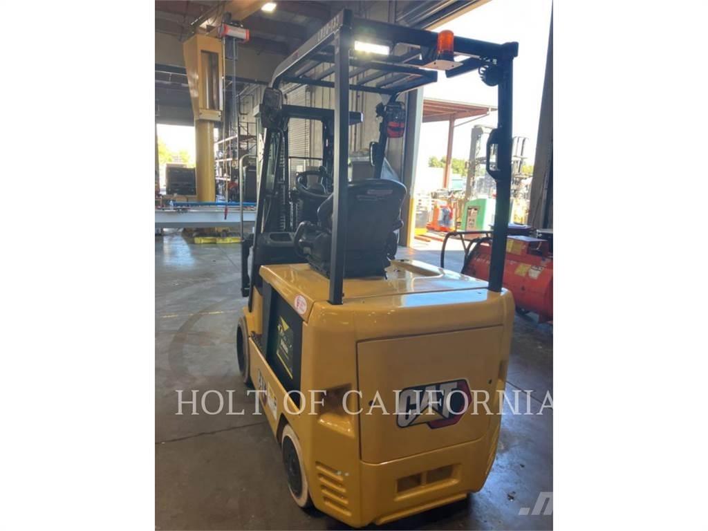 CAT MITSUBISHI EC30N3 Empilhadores eléctricos