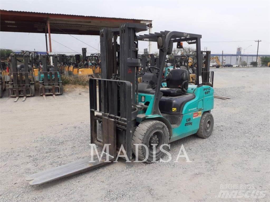 CAT MITSUBISHI FD30NM5 Empilhadores - Outros