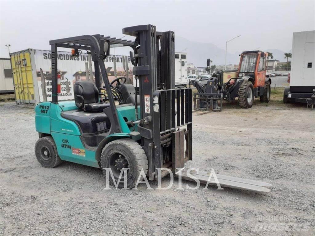 CAT MITSUBISHI FD30NM5 Empilhadores - Outros
