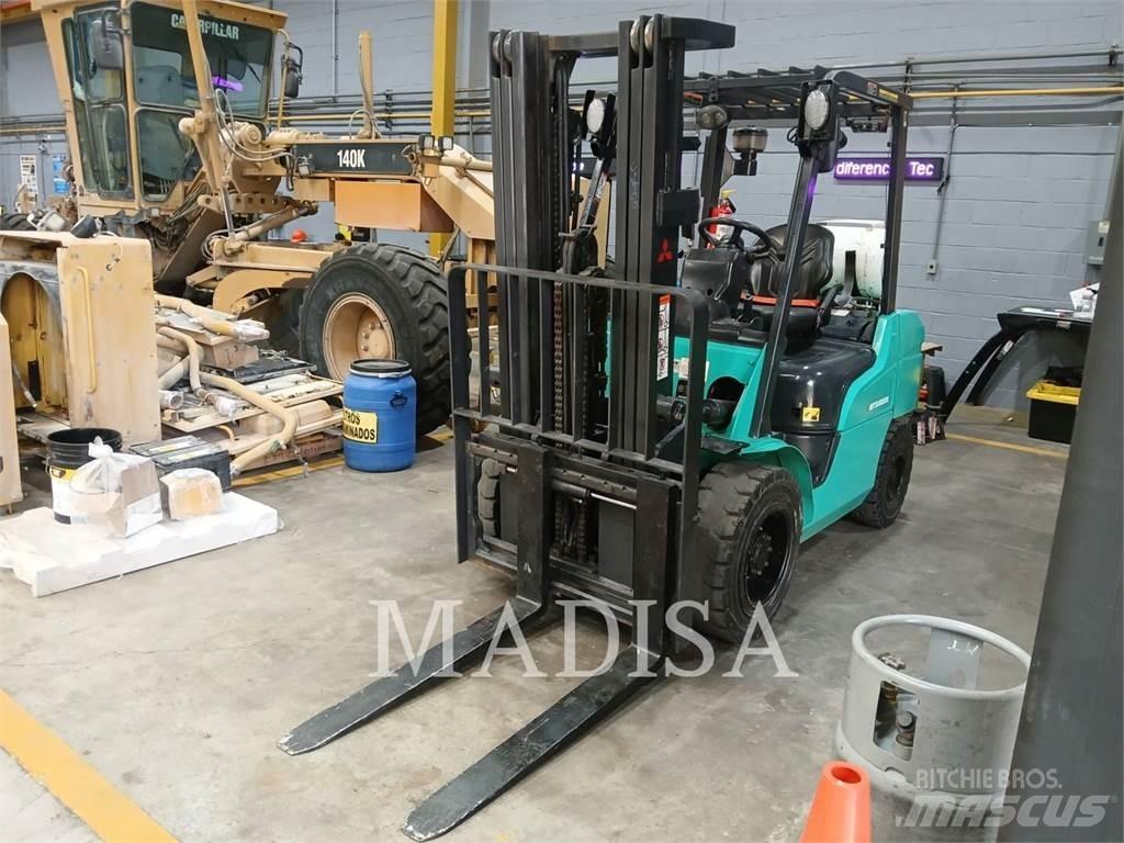 CAT MITSUBISHI FG30N-LP Empilhadores - Outros