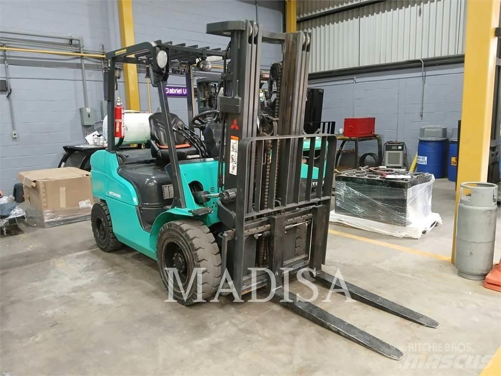 CAT MITSUBISHI FG30N-LP Empilhadores - Outros