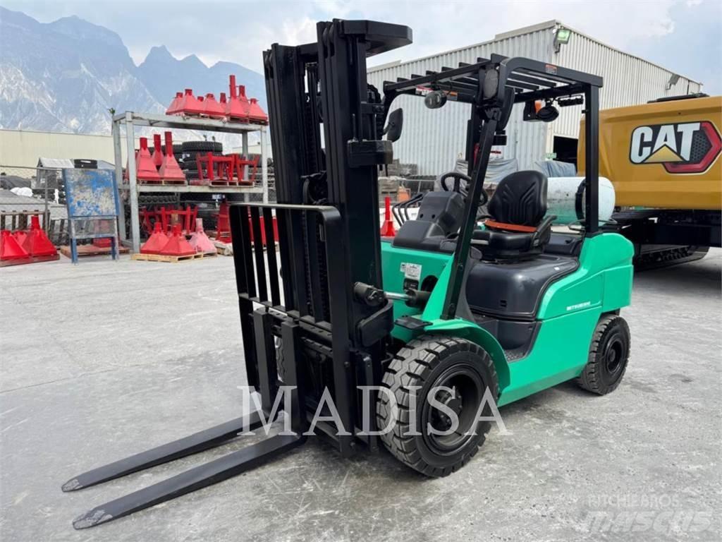 CAT MITSUBISHI FG30N-LP Empilhadores - Outros