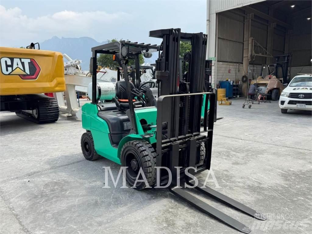 CAT MITSUBISHI FG30N-LP Empilhadores - Outros