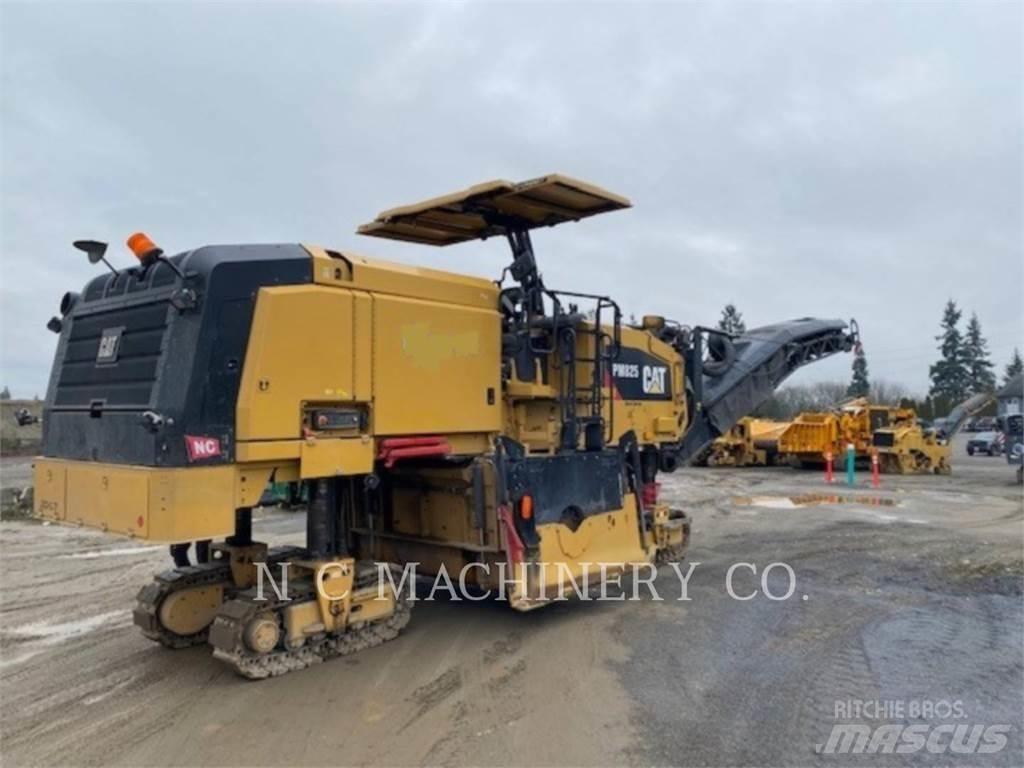 CAT PM825 Pavimentadoras de asfalto