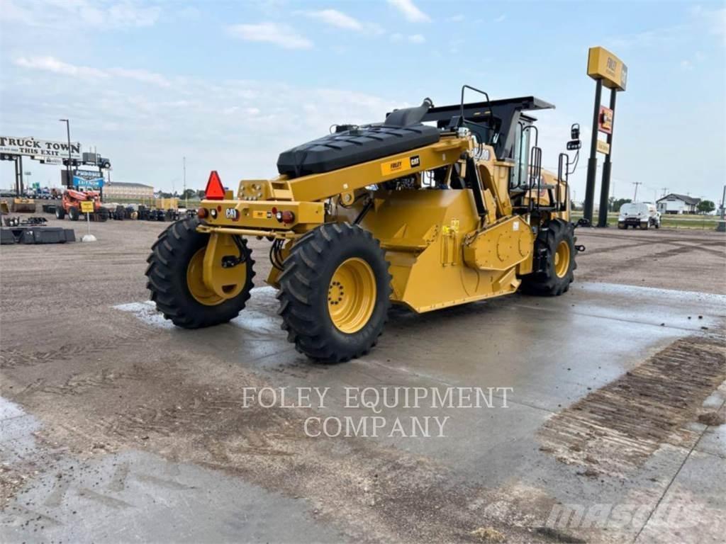 CAT RM400-01 Pavimentadoras de asfalto
