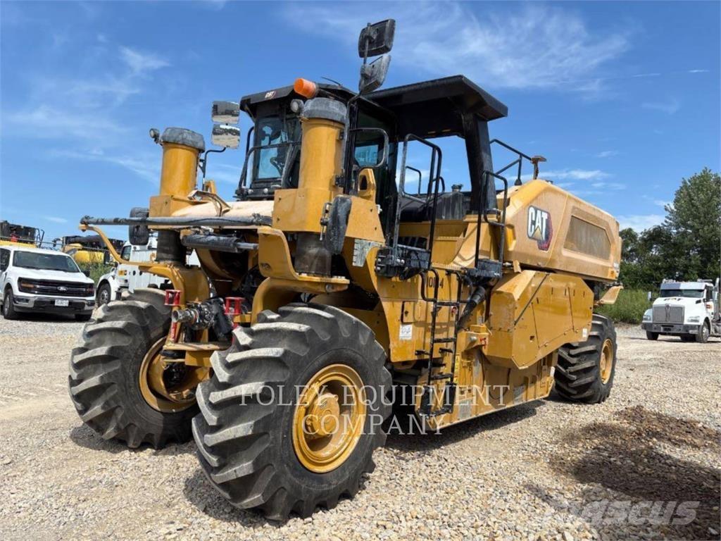 CAT RM600-01 Pavimentadoras de asfalto