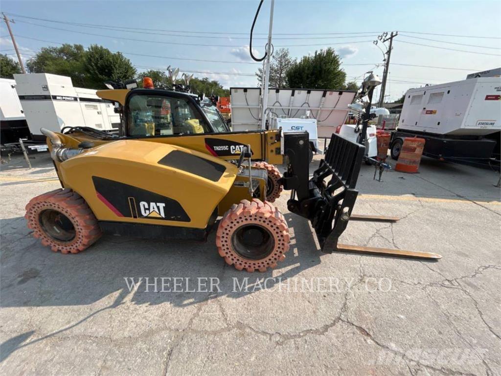 CAT TH255C CB Manipuladores telescópicos
