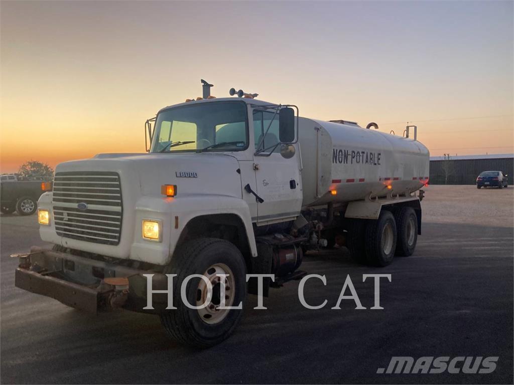 Ford L8000 Camiões-cisterna