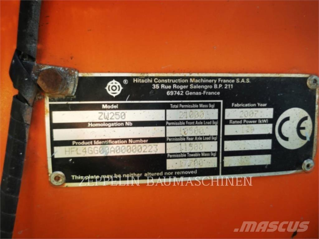 Hitachi ZW250 Pás carregadoras de rodas