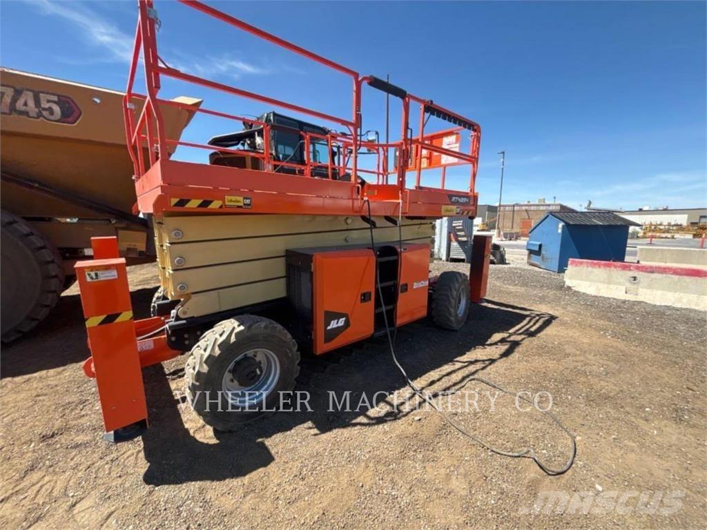 JLG RT4394 Elevadores de tesoura