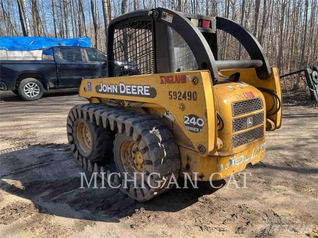 John Deere 240 Carregadoras de direcção deslizante