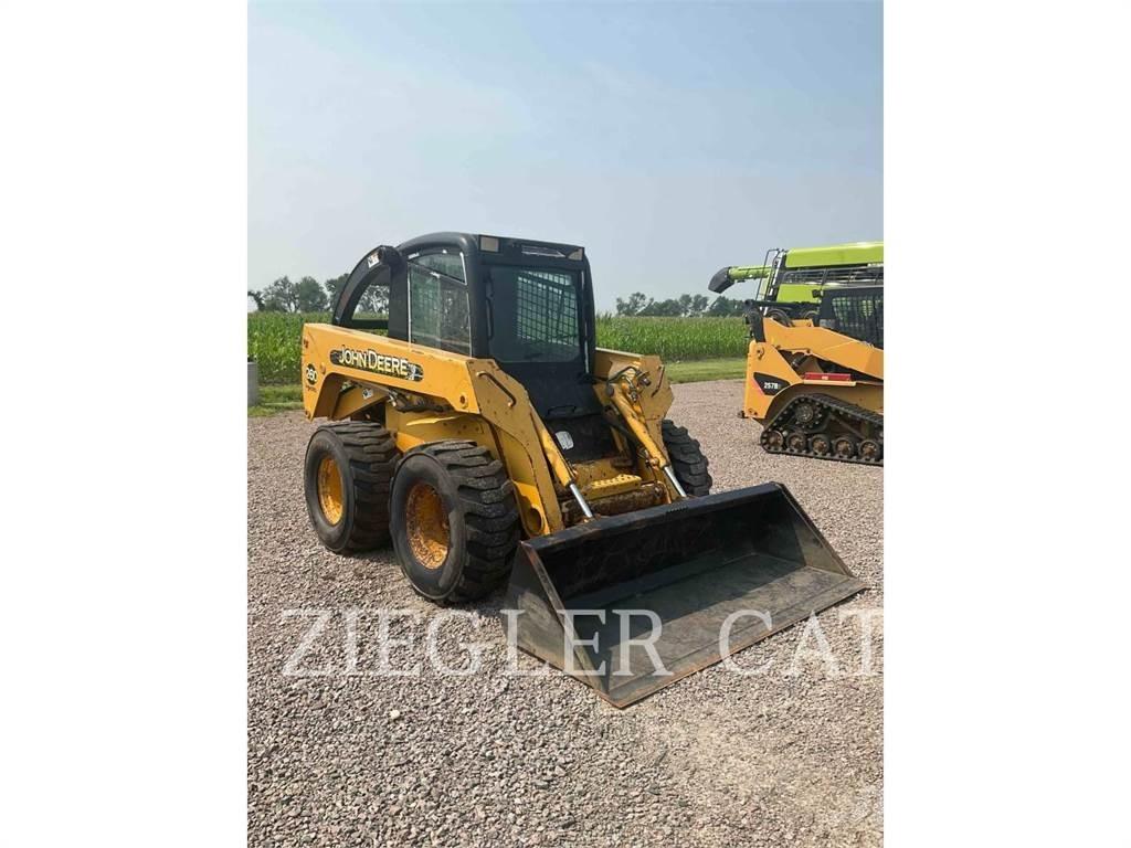 John Deere & CO. 260 Carregadoras de direcção deslizante