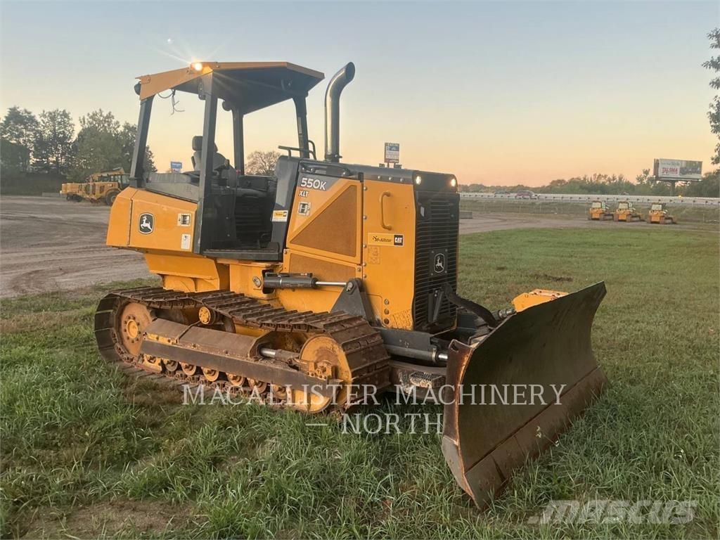 John Deere & CO. 550K XLT Dozers - Tratores rastos