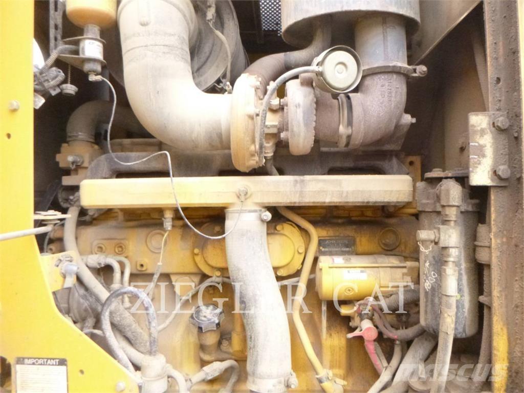 John Deere & CO. 770D Dozers - Tratores rastos