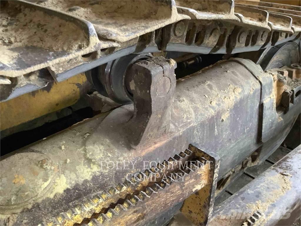 Komatsu D65EX17 Dozers - Tratores rastos