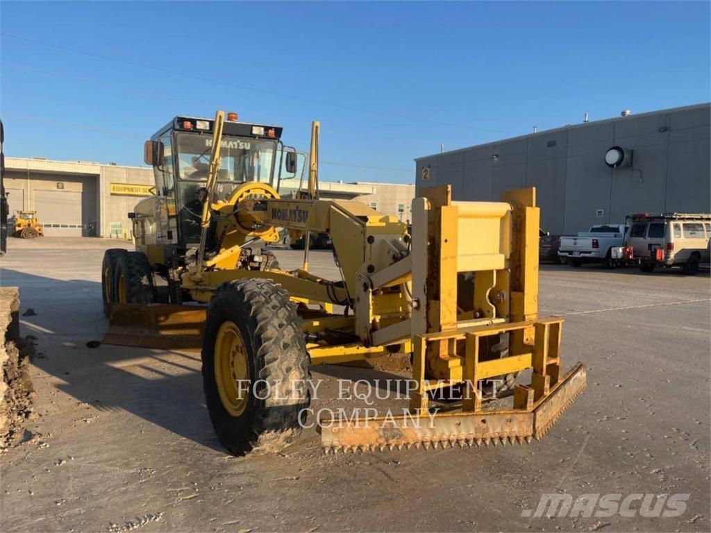 Komatsu GD655-3 Motoniveladoras
