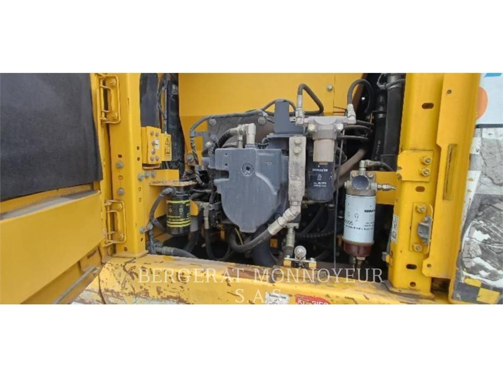 Komatsu HB215LC2 Escavadoras de rastos