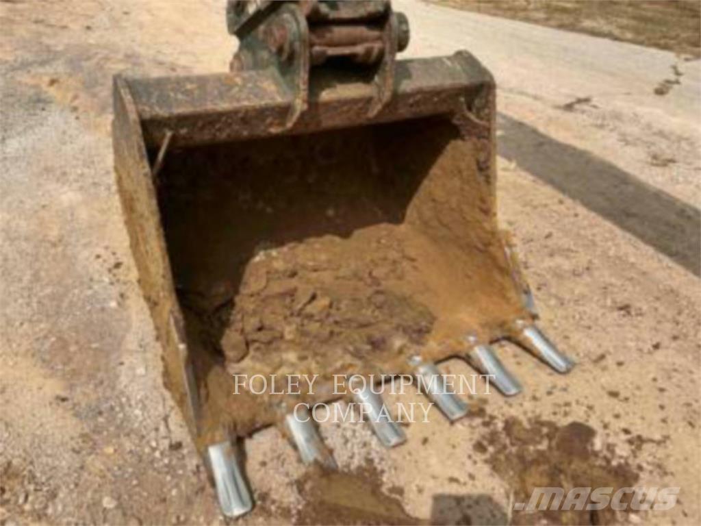 Komatsu PC210LCI11 Escavadoras de rastos