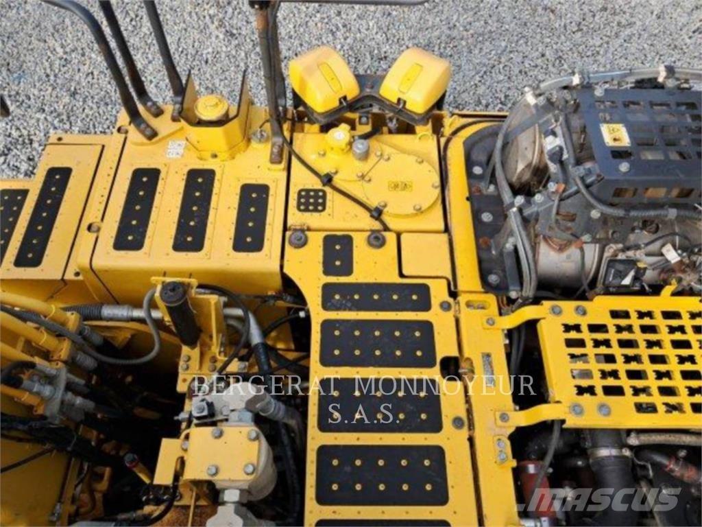 Komatsu PC240LC7 Escavadoras de rastos