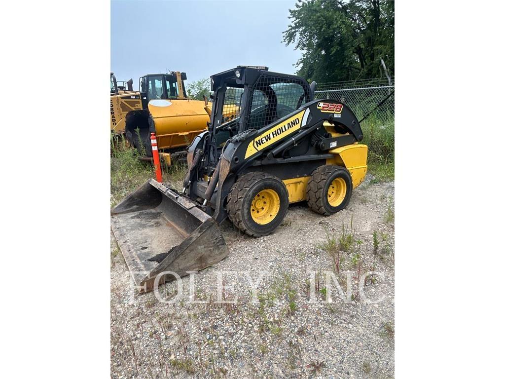 New Holland L228 Carregadoras de direcção deslizante