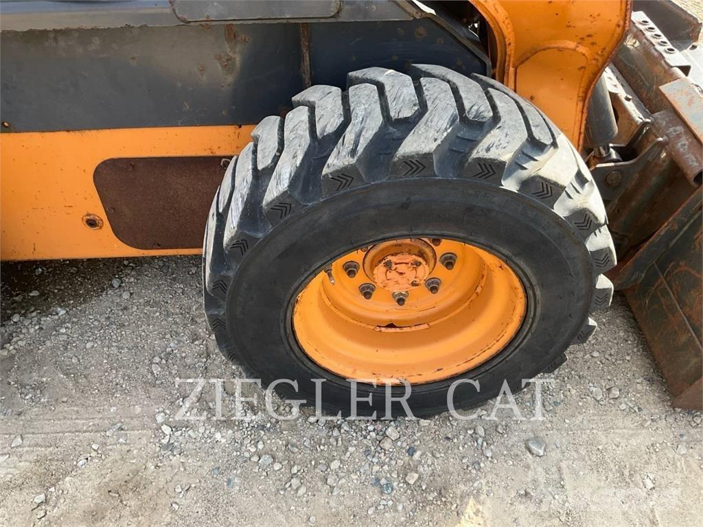 New Holland SV250 Carregadoras de direcção deslizante