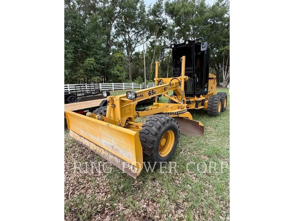 Noram 65E CAB Motoniveladoras