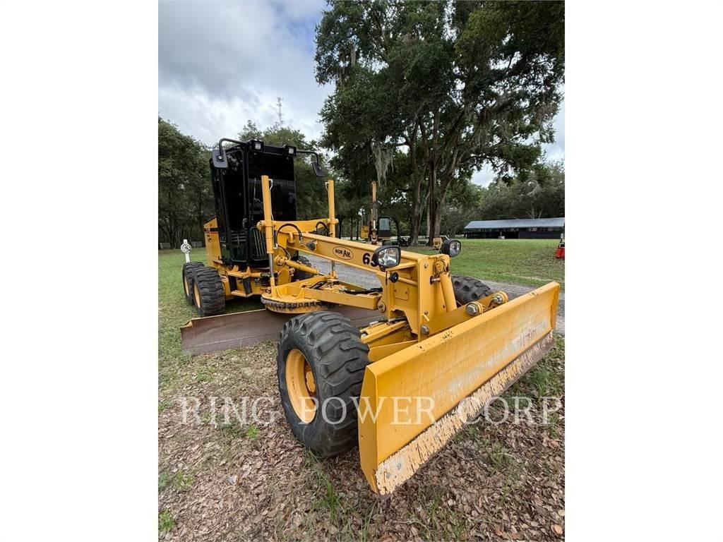 Noram 65E CAB Motoniveladoras