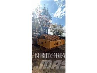 SEM MACHINERY 510 Compactadores para terra