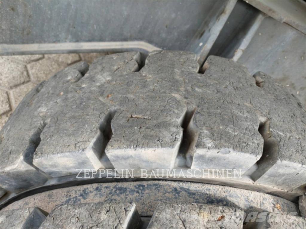 Sennebogen 818 Escavadoras de demolição