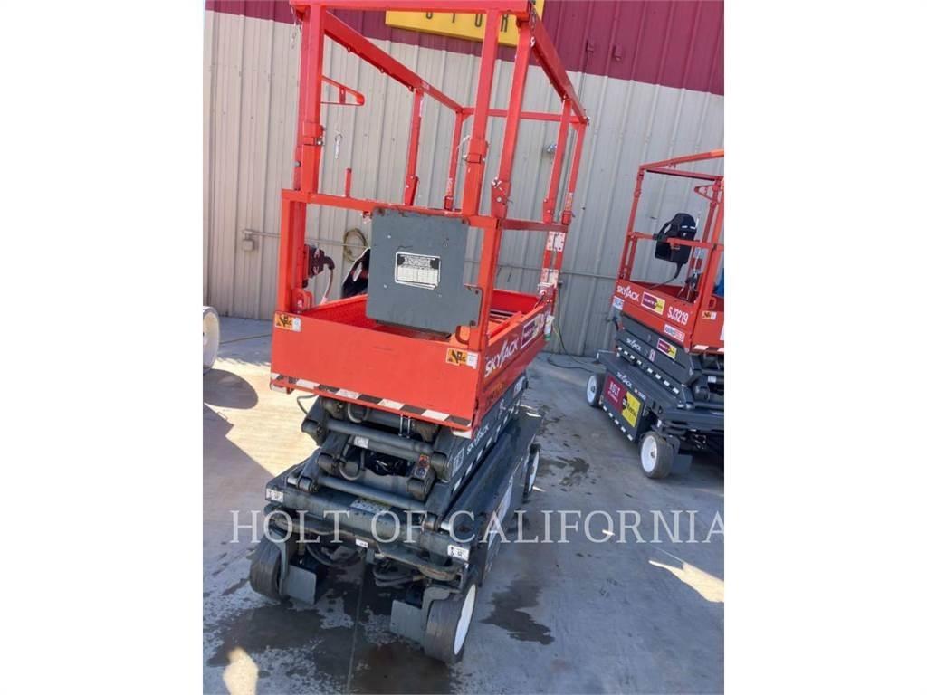 Skyjack SCISSOR 19 Elevadores de tesoura