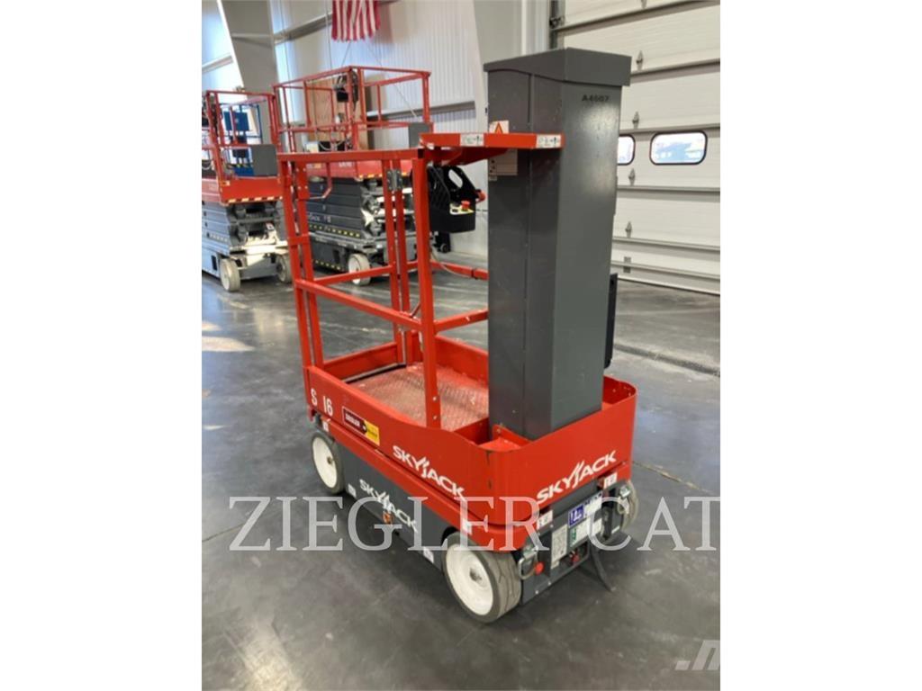 Skyjack SJ16 Elevadores de tesoura