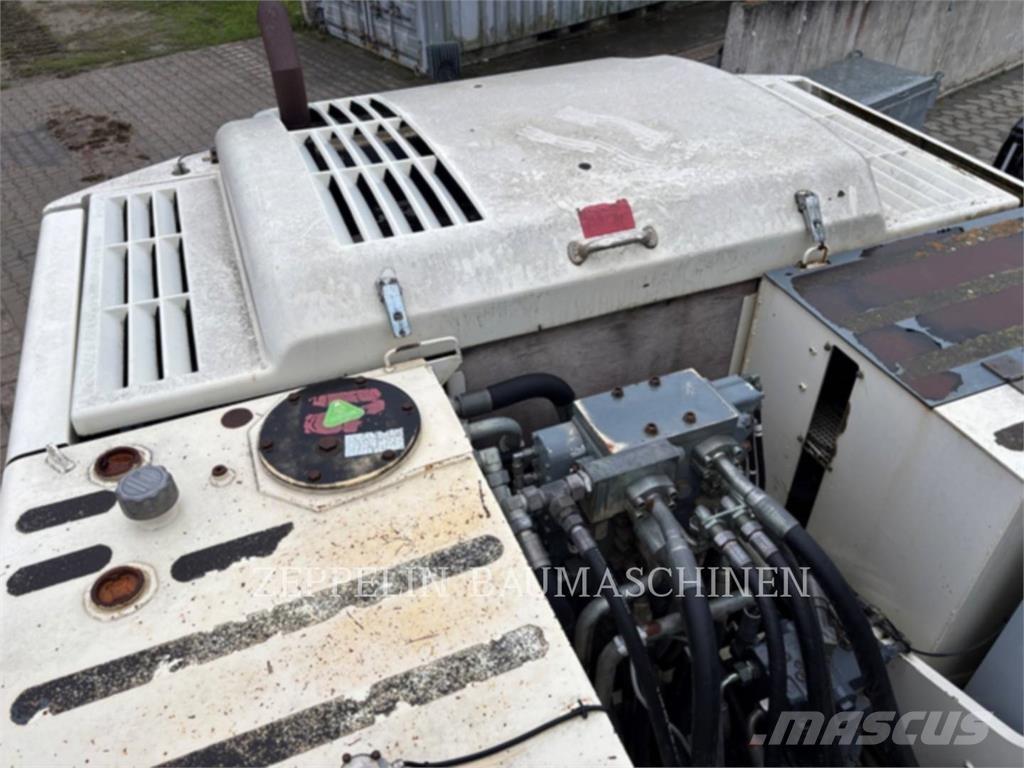 Terex TC225LC Escavadoras de rastos