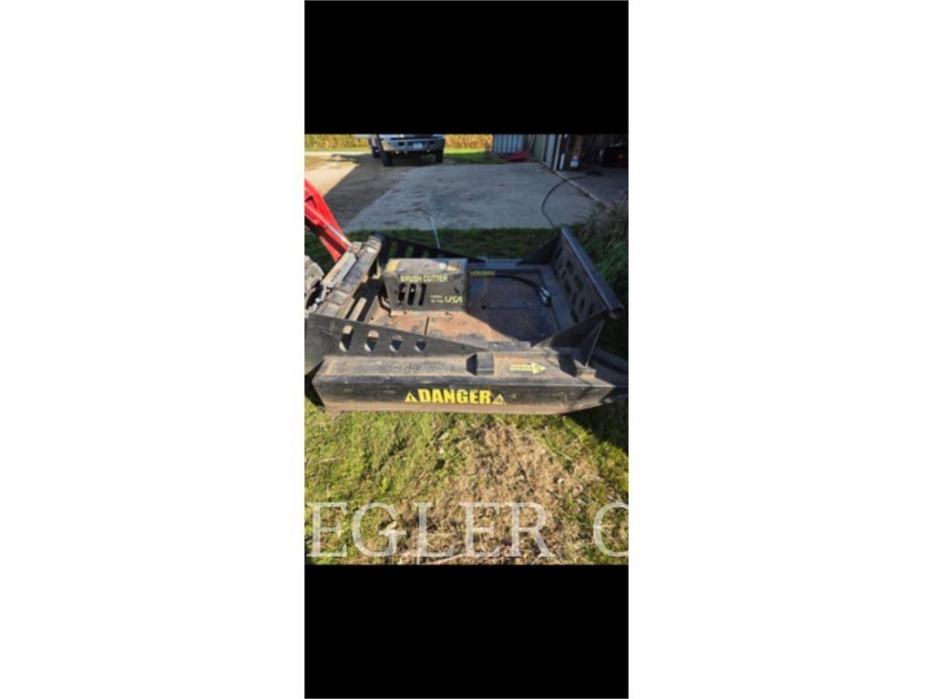 Wildcat BRUSH CUTTER 72 Gadanheiras e cortadores de folhas para pastos