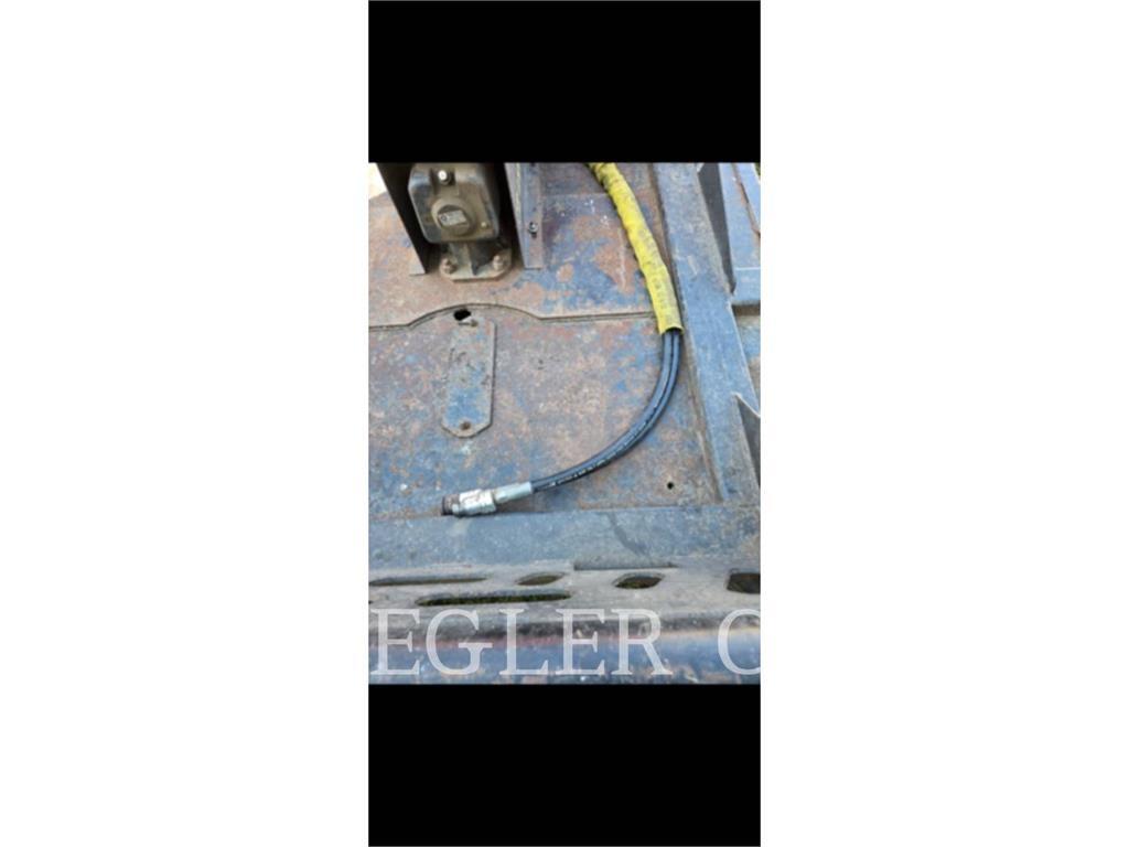 Wildcat BRUSH CUTTER 72 Gadanheiras e cortadores de folhas para pastos