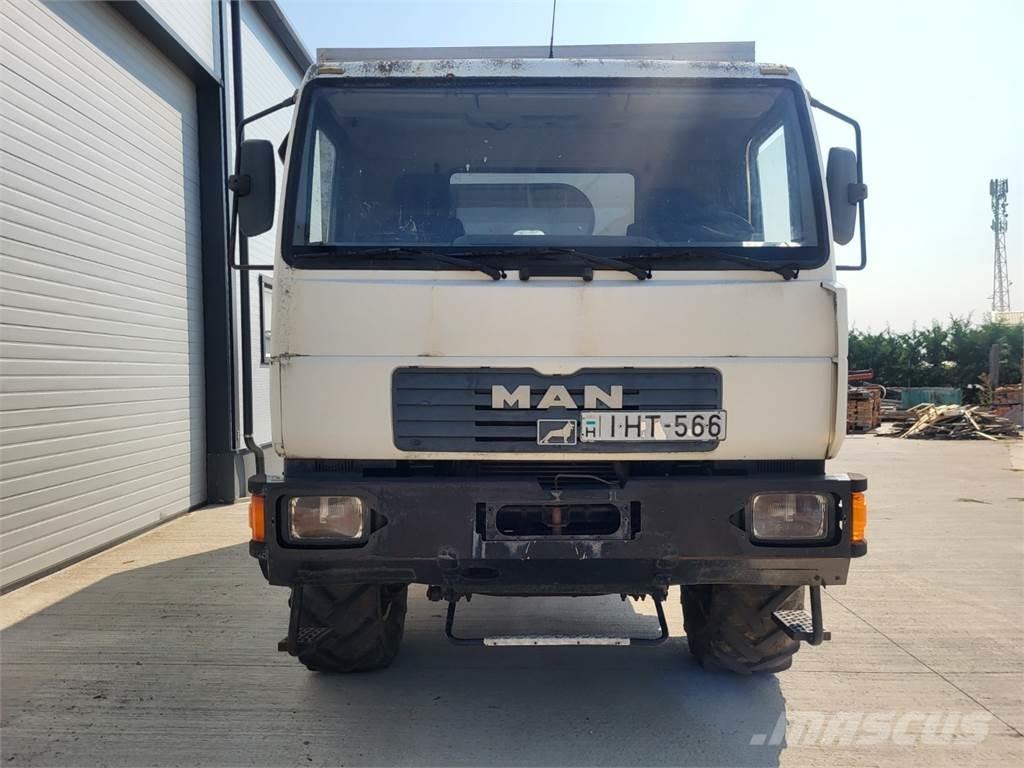 MAN 10.185LAEC 4X4 Camiões de caixa fechada