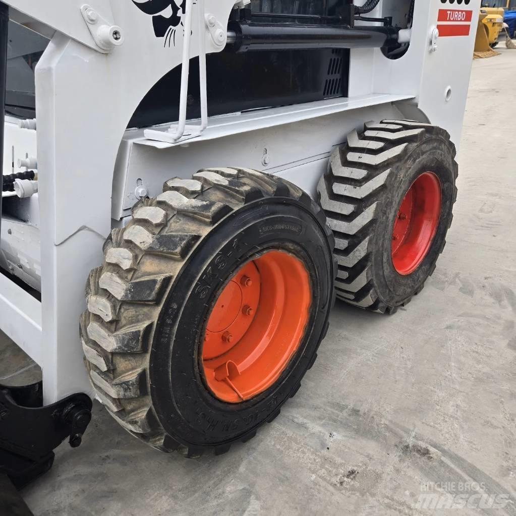 Bobcat S 300 Carregadoras de direcção deslizante