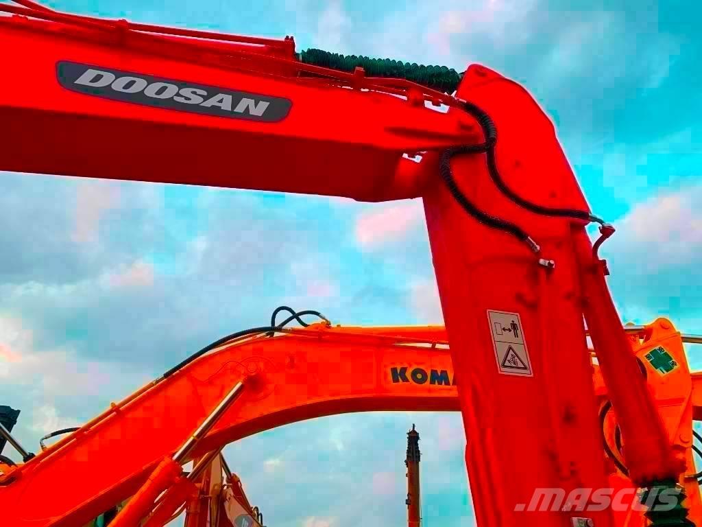 Doosan DX 225 LC Escavadoras de rastos