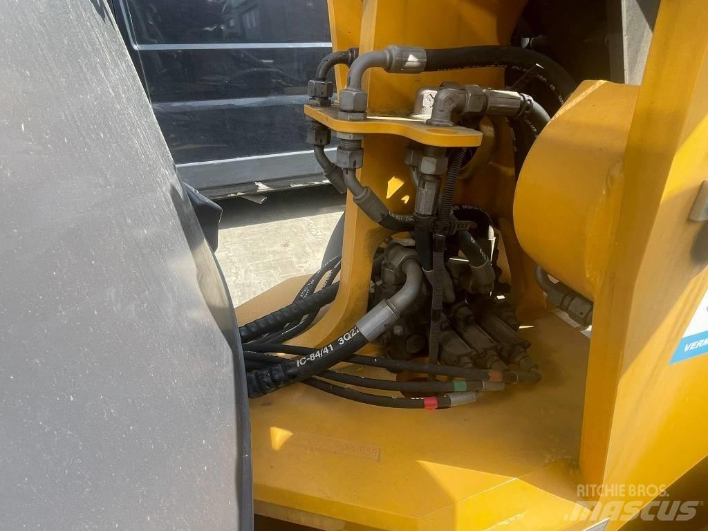 Mecalac AX 700 Pás carregadoras de rodas