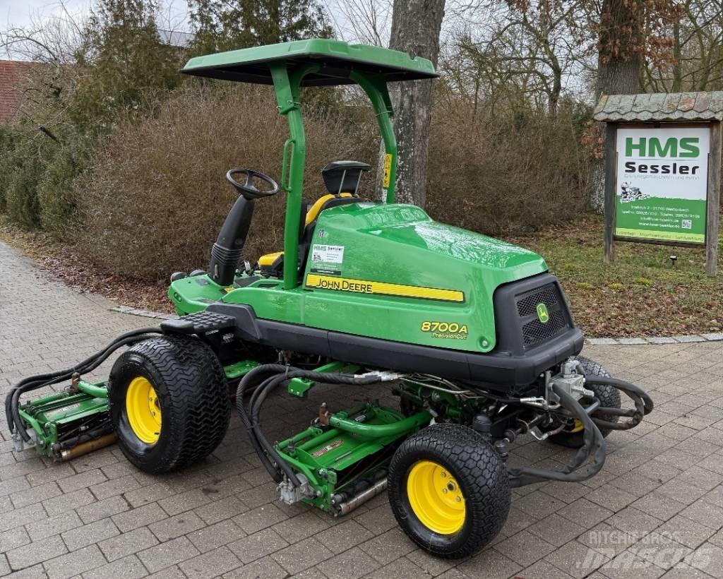 John Deere 8700 A Corta-Relvas Fairway