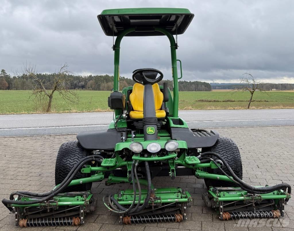 John Deere 8700 A Corta-Relvas Fairway