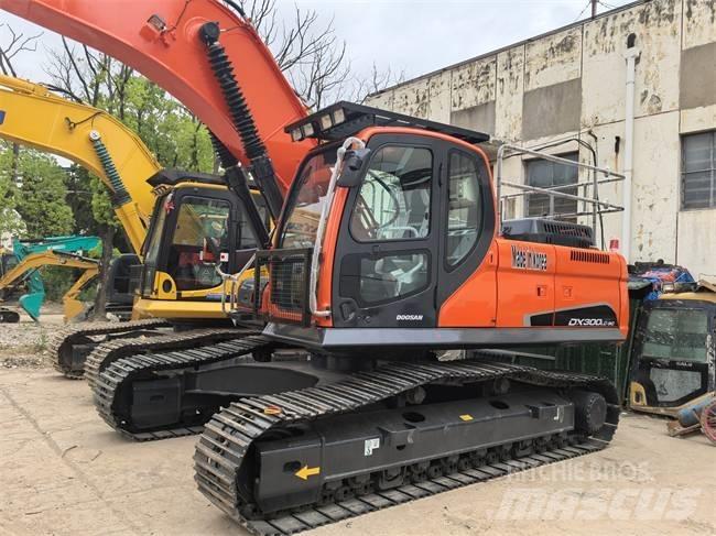 Doosan DX 300 LC Escavadoras de rastos