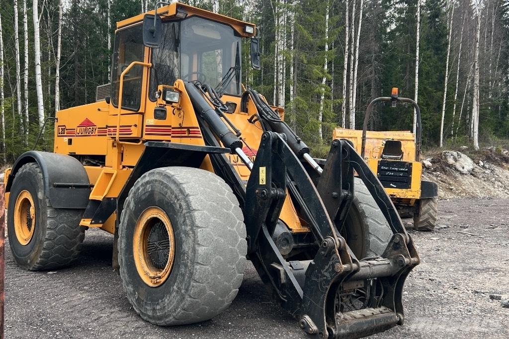 Ljungby L 20 Pás carregadoras de rodas